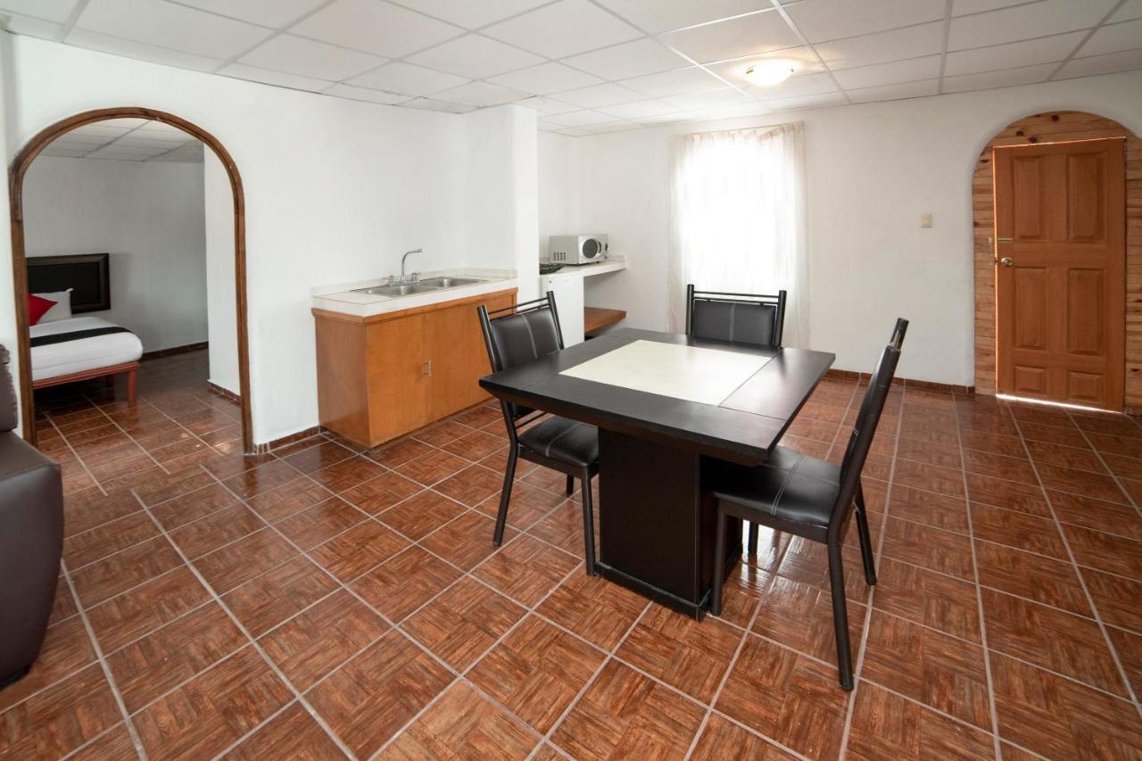 Capital O Next Yard Hotel & Suites Tequisquiapan San Luis Potosí Exteriör bild